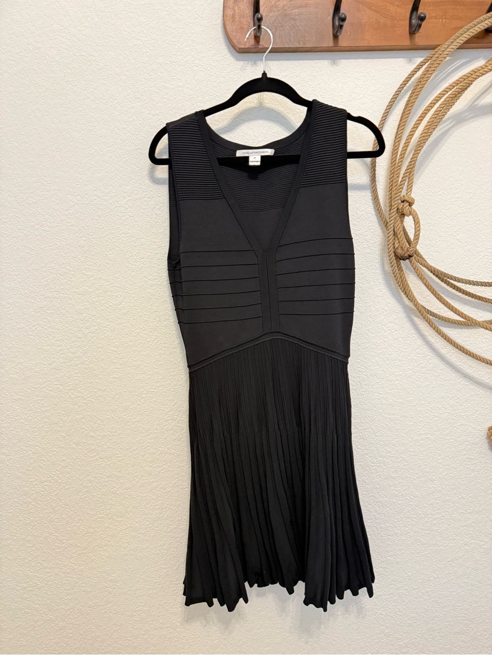 Diane von Furstenberg Black Bandage Knit Pleated Mini Dress M